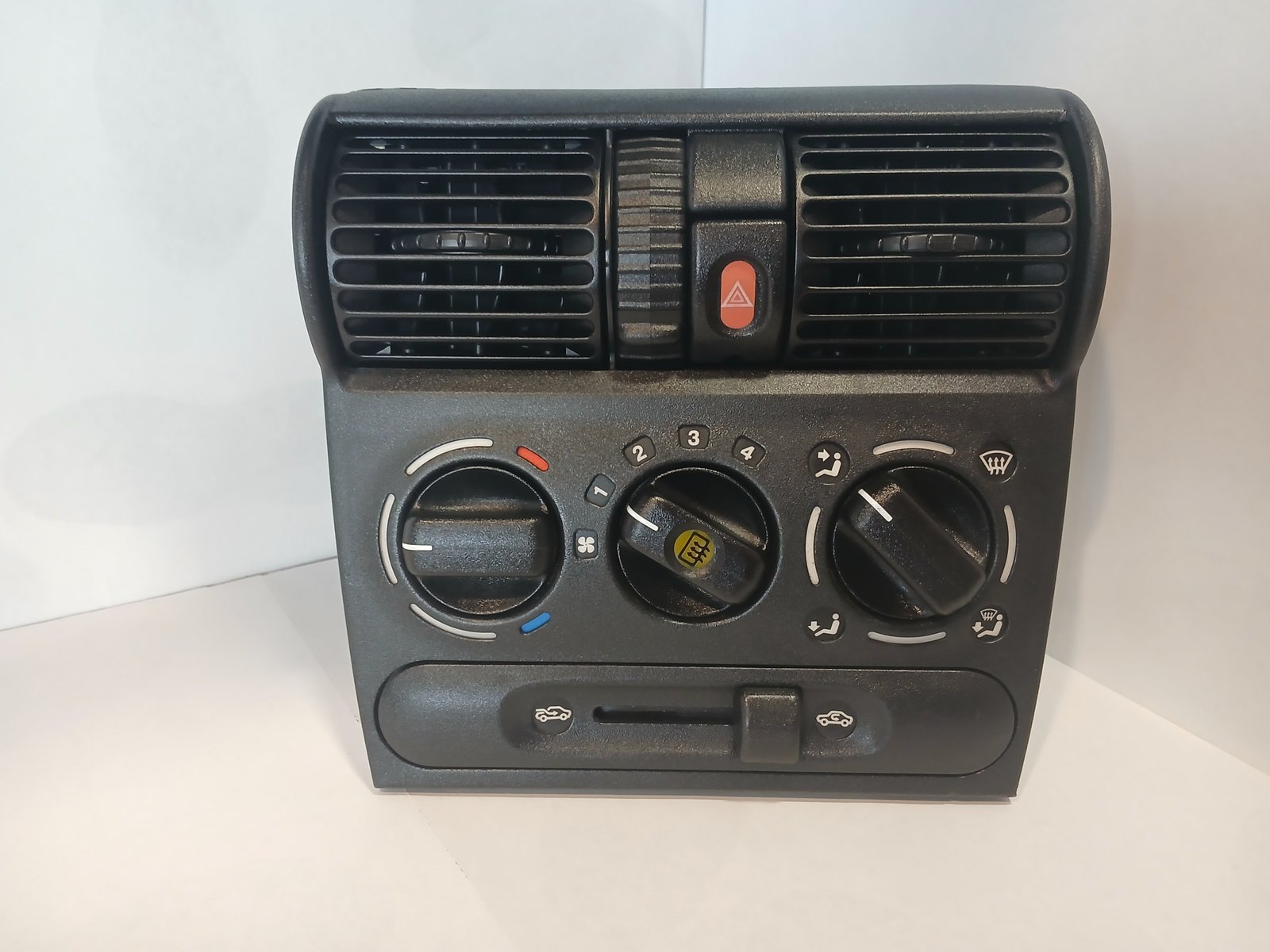 TABLEAU COMMANDE DE VENTILATION / CHAUFFAGE